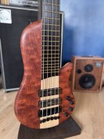 basse premium Warwick Masterbuilt Thumb Singlecut